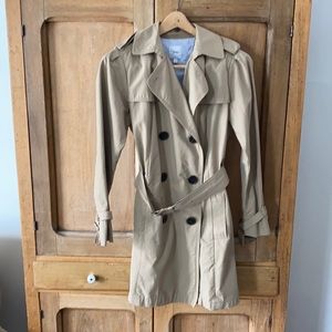 Gap khaki trenchcoat size small
